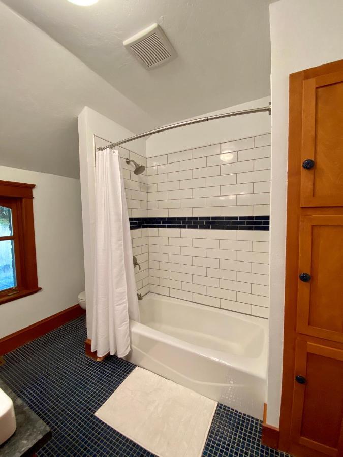 Mount Tom House Bed and Breakfast Harrisburg Rum bild